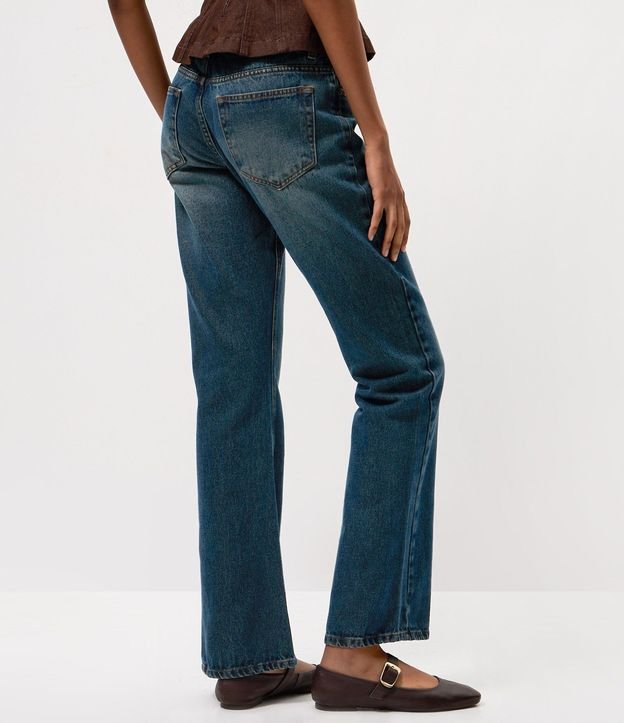 Pantalón Bootcut en Jeans con Cintura Baja y Tachuelas en los Bolsillos 4