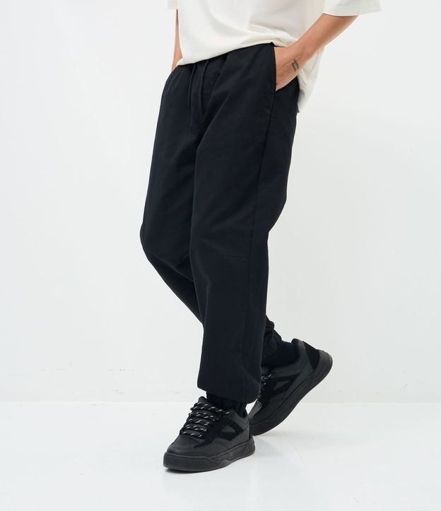Pantalón Jogger Liso en Sarga 2