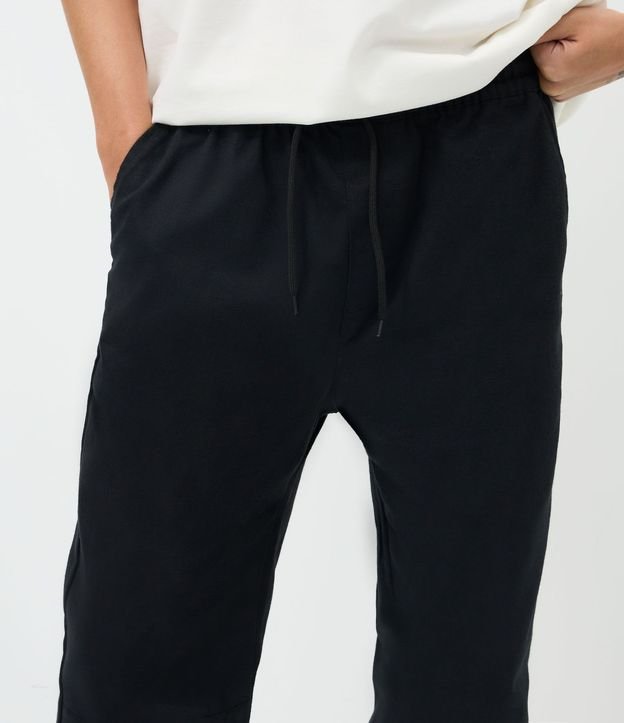 Pantalón Jogger Liso en Sarga 4