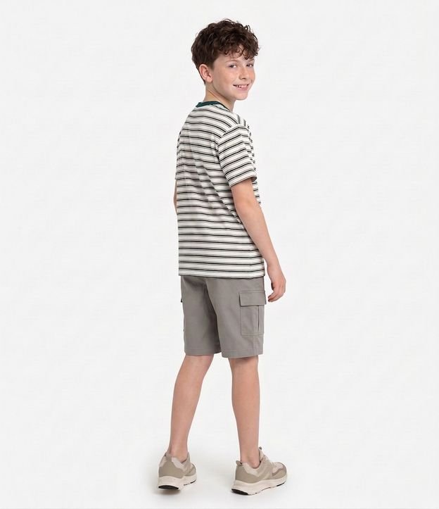 Bermuda Infantil en Sarga Liso con Bolsillos Cargo - Talle 5 a 14 años 3