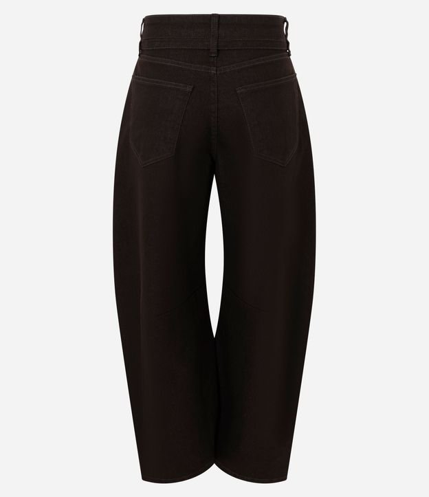Pantalón Barrel Cintura Mediana en Sarga con Cinturón 6