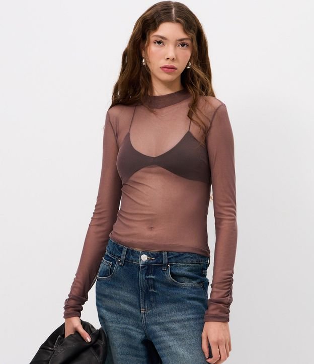 Blusa en Tule con Cuello Alto y Fruncidos 3