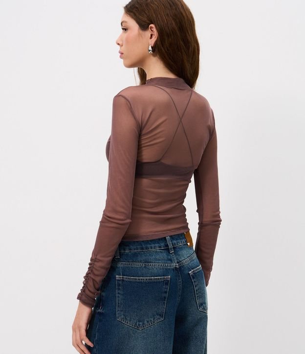 Blusa en Tule con Cuello Alto y Fruncidos 4