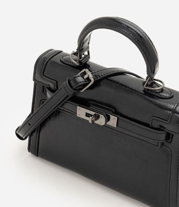 Cartera Transversal Estructurada en PU con Asa Ajustable 4