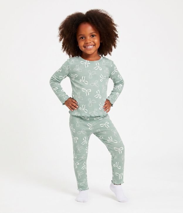 Pijama Infantil Blusa y Pantalón con Estampado de Moñitas – Talle 2 a 8 años
