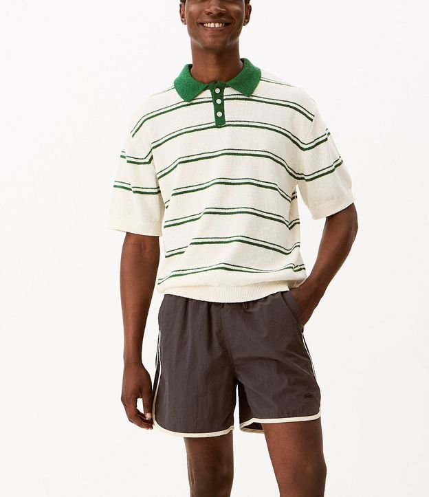 Bermuda en Poliamida con Raya Lateral Deportiva 2