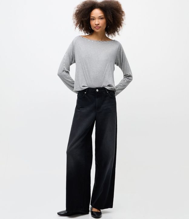 Blusa Hombro a Hombro en Viscolino con Tachuelas Contrastantes 2