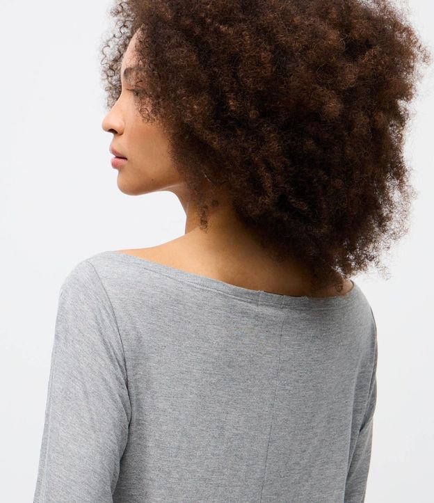 Blusa Hombro a Hombro en Viscolino con Tachuelas Contrastantes 4