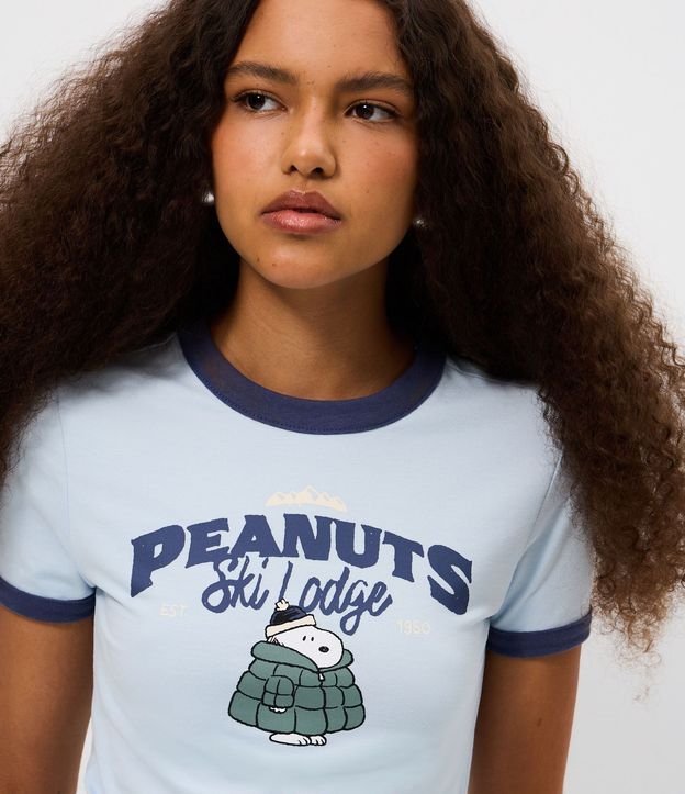 Remera Manga Corta Snoopy con Detalles Contrastantes