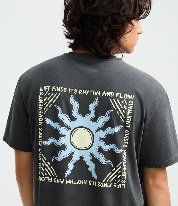Remera Comfort en Algodón con Lettering y Estampado Desteñida 1