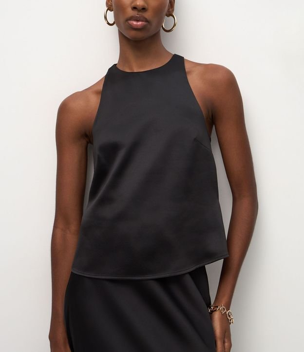 Blusa Satinada con Escote Halter 4