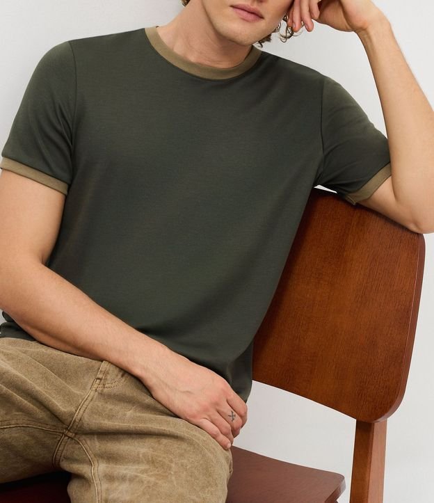 Remera Manga Corta con Cuello Contrastante 3