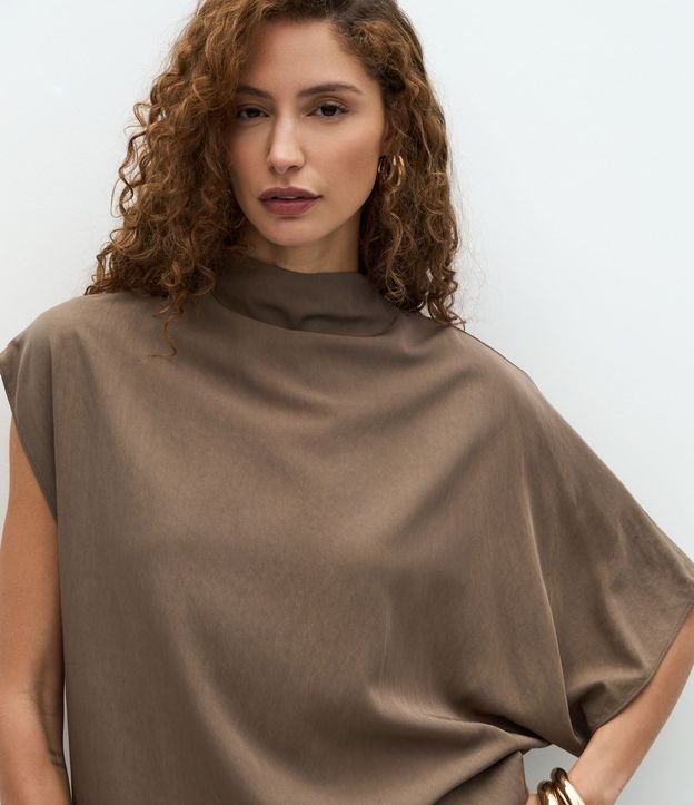 Blusa Manga Corta Asimétrica en Viscosa 3