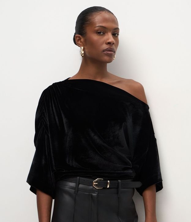 Blusa Asimétrica en Terciopelo con Frunzidos