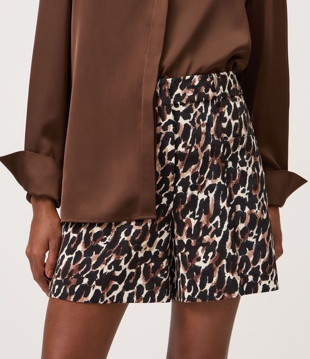 Short Sastre con Estampado Animal Print 3