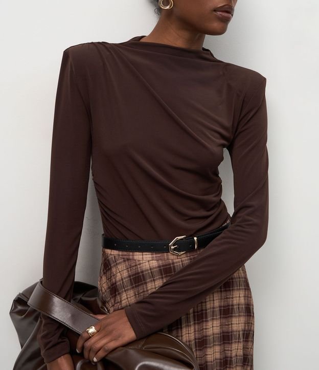 Blusa con Hombreras y Fruncido en los Laterales 4