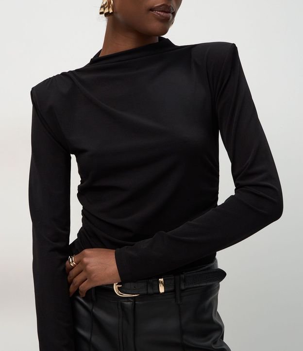Blusa con Hombreras y Fruncido en los Laterales 4