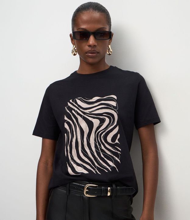 Remera en Algodón con Estampa Abstracta