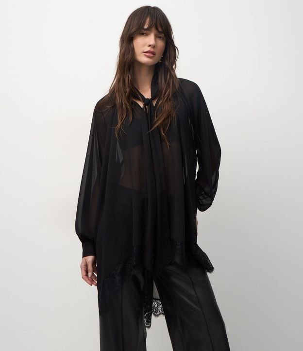 Blusa en Chiffon con Cuello Lazo y Encaje en el Ruedo 2