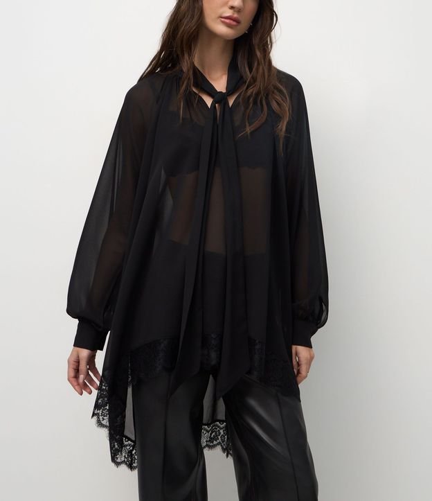 Blusa en Chiffon con Cuello Lazo y Encaje en el Ruedo 4