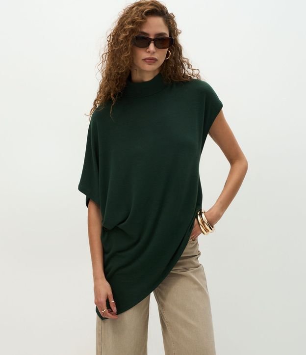 Blusa Asimétrica en Malla con Cuello Alto