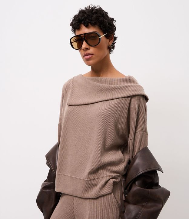 Blusa en Anarruga con Cuello Boba