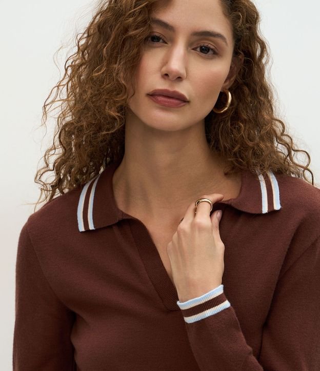 Blusa en Punto con Cuello Polo y Biés Contrastantes 3
