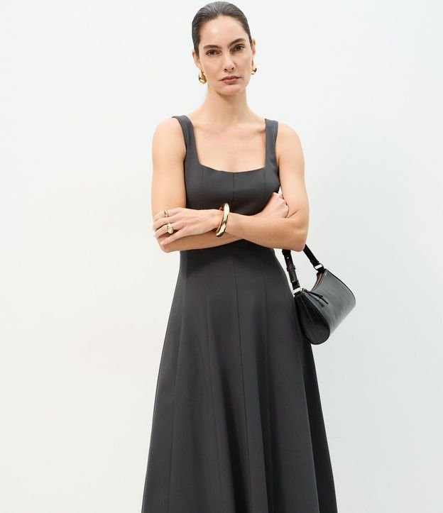 Vestido Evasê Midi en Viscosa con Escote Cuadrado y Recortes