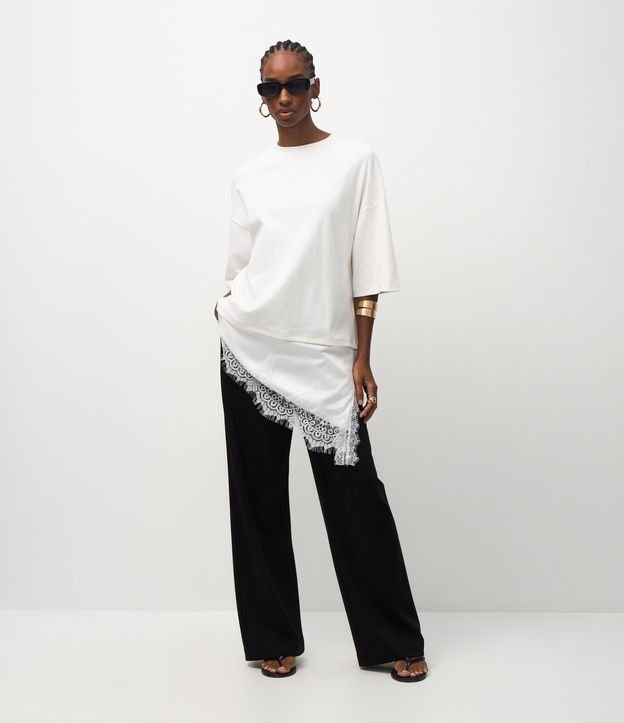 Remera Oversized en Algodón con Encaje Asimétricoen el Ruedo 1