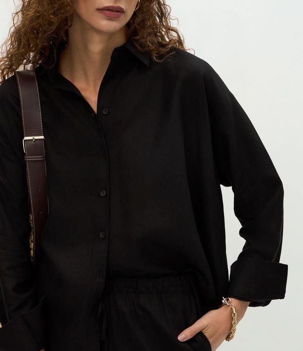 Camisa Amplia en Viscolino con Ruedo Redondeado 4