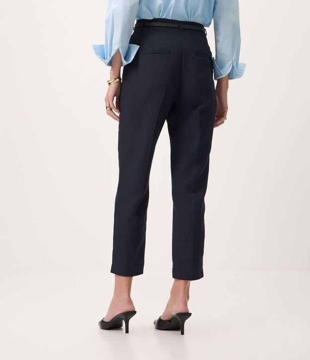 Pantalón Carrot Sastrería en Crepé con Cinturón Fino 5