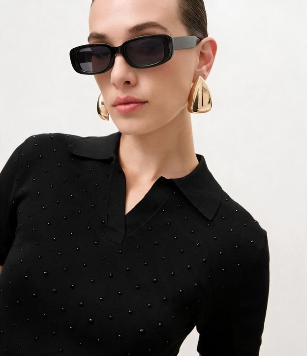 Blusa Polo en Punto con Aplicación de Brillos 2