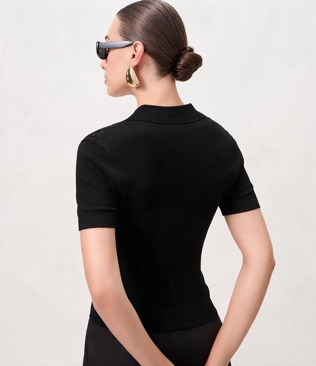 Blusa Polo en Punto con Aplicación de Brillos 3