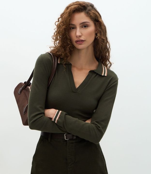 Blusa en Punto con Cuello Polo y Biés Contrastantes