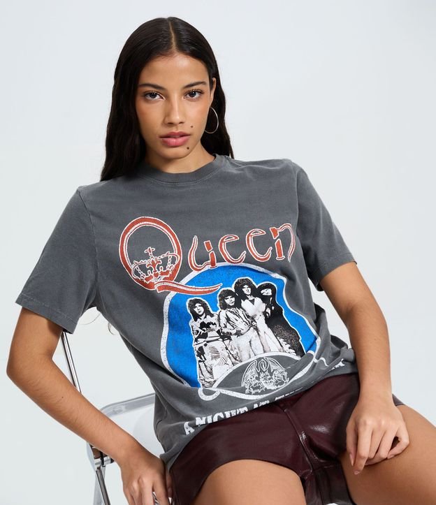 Remera Desteñida con Estampa de Queen