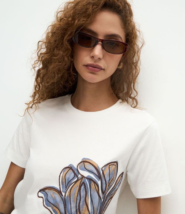 Blusa en Algodón con Estampado de Flor Bordada 3