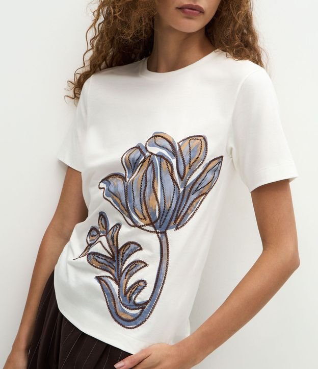 Blusa en Algodón con Estampado de Flor Bordada 4