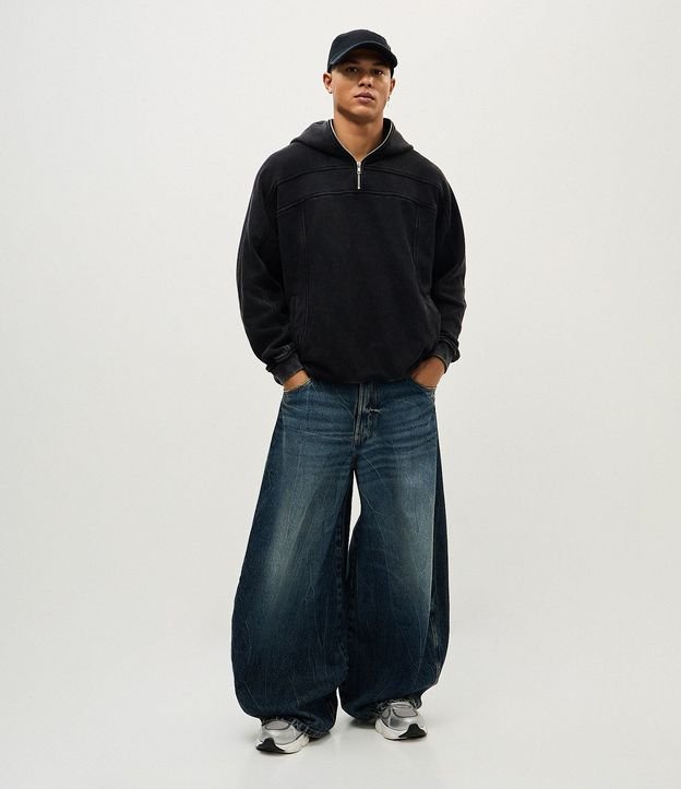 Pantalón Jean Barrel con Costuras Desplazadas 1
