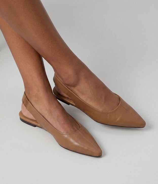 Zapatilla Slingback de Punta Fina en Cuero