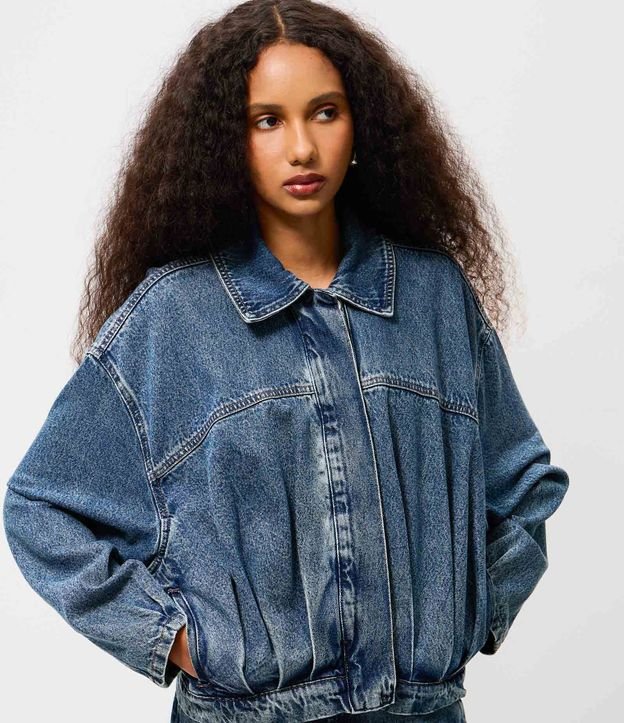 Campera Jeans con Pliegues Delanteros y Posteriores 3