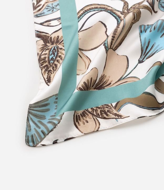 Pañuelo en Satén con Estampado Floral 3