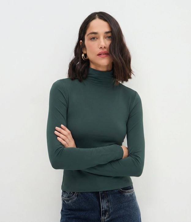 Blusa en Poliamida con Cuello Alto