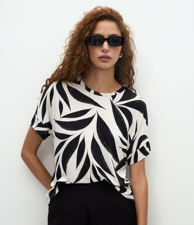 Blusa en Viscosa con Estampado de Follaje
