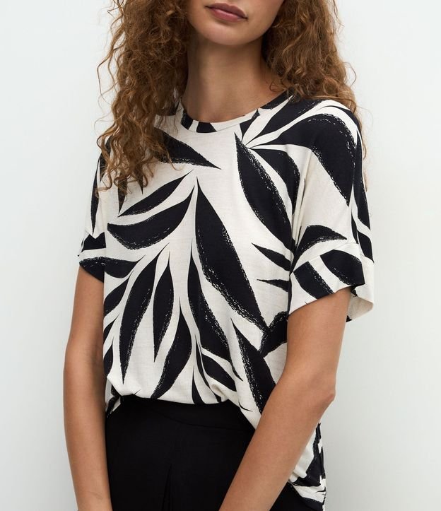 Blusa en Viscosa con Estampado de Follaje 4