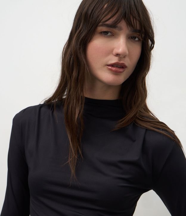 Blusa en Poliamida con Pliegues en los Hombros 3