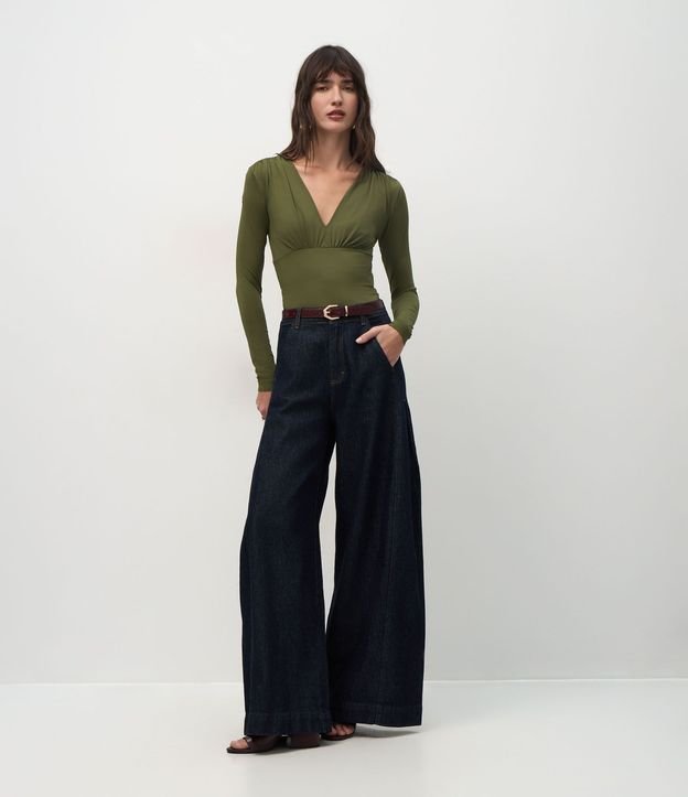 Blusa en Poliamida con Escote en V y Mangas Largas 2