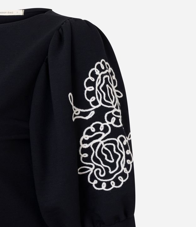 Blusa con Manga Abullonada y Bordados Aplicados 6
