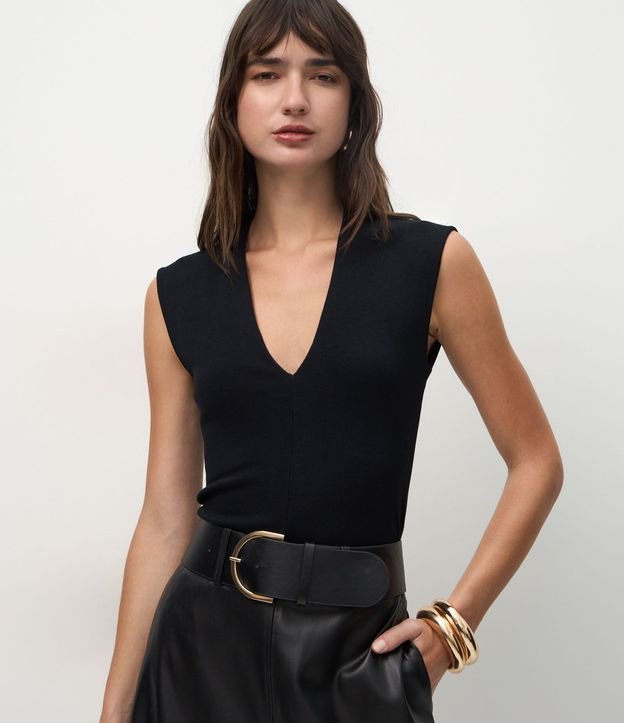 Blusa Musculosa en Rib con Bretel Ancho y Escote V
