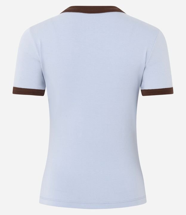 Remera con Detalles Contrastantes y Estampado Lettering California 6