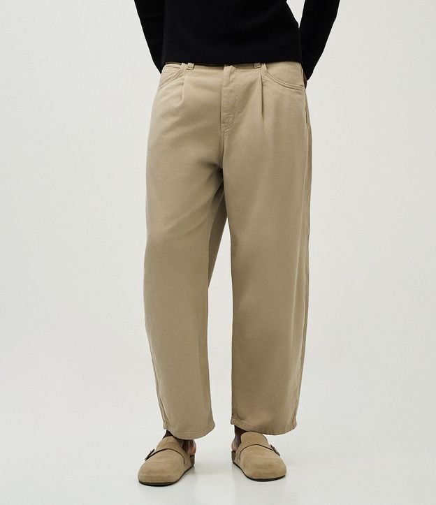 Pantalón Chino en Sarga con Pinzas 2